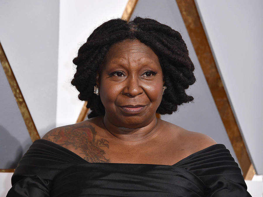 Whoopi Goldberg Award Dress Wallpaper