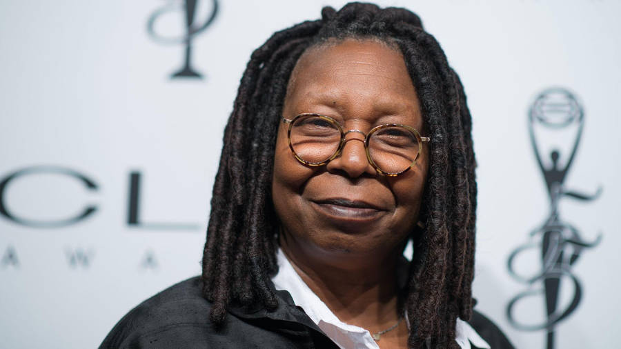 Whoopi Goldberg Awarding Red Carpet Wallpaper