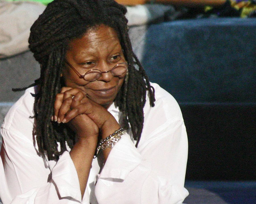 Whoopi Goldberg White Shirt Wallpaper