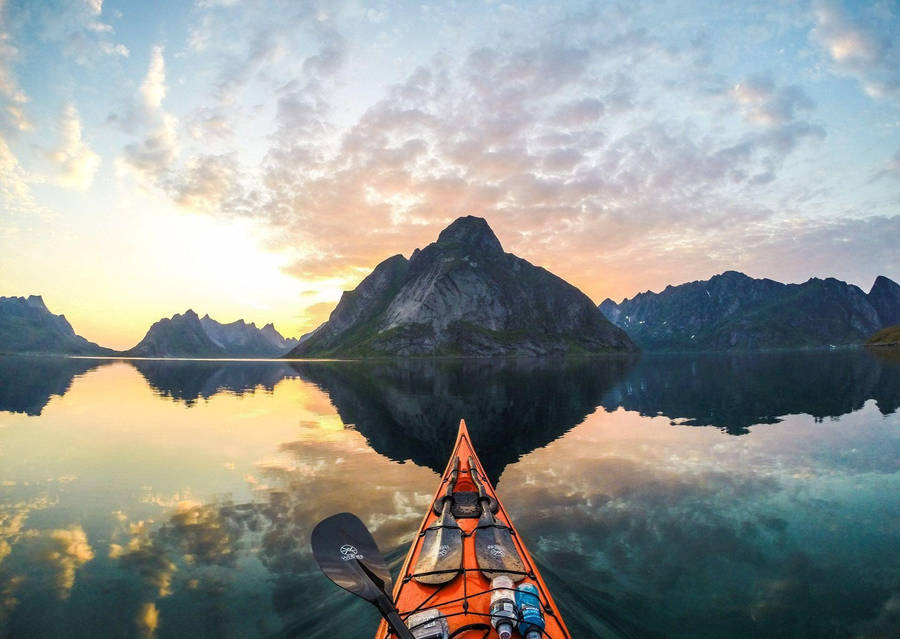 Wide Shot Canoeing Wallpaper