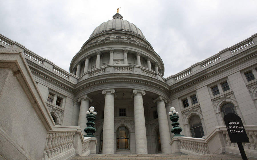 Wisconsin Cloudy Capitol Wallpaper