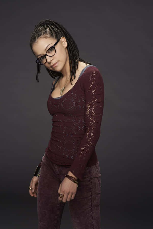 Womanwith Dreadlocksand Glasses Wallpaper