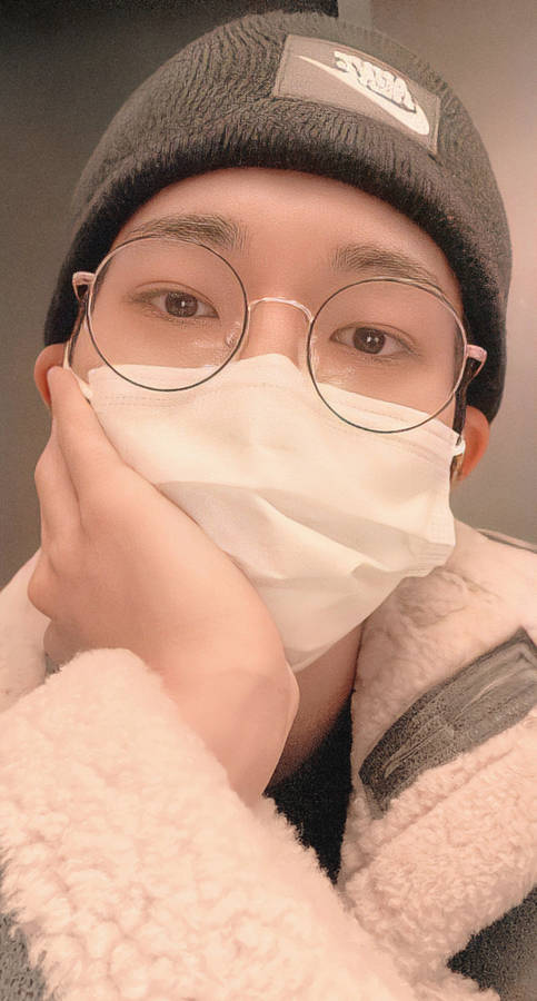 Wonwoo Wearing Facemask Wallpaper