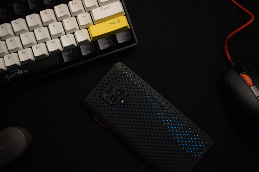 Xiaomi Phone With Keyboard Wallpaper