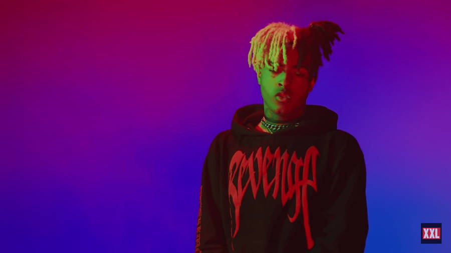 Xx Tentacion In Gradient Background Wallpaper