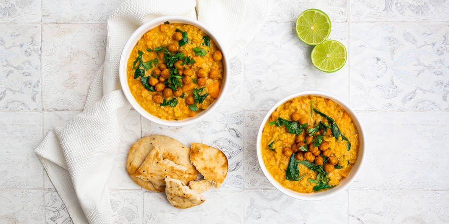 Yellow Curry With Bread And Lemon Wallpaper