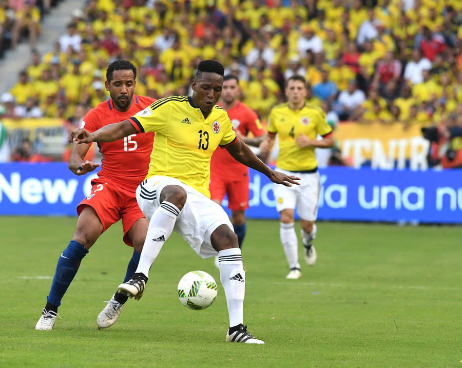 Yerry Mina With The Ball Wallpaper