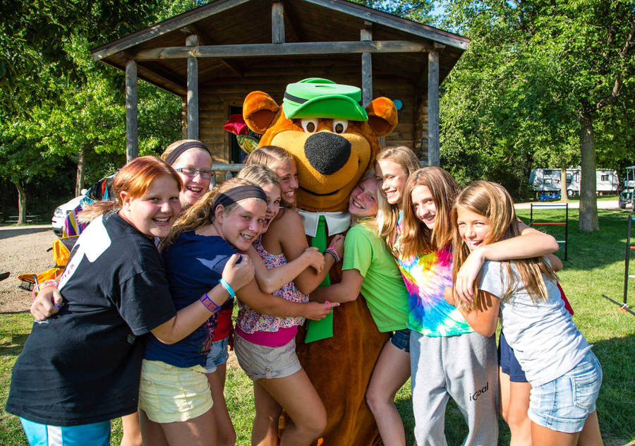 Yogi Bear With Girls Wallpaper