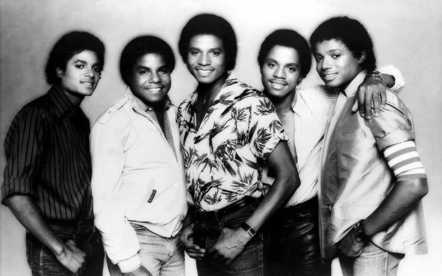 Young Adult Jackson 5 Members Wallpaper