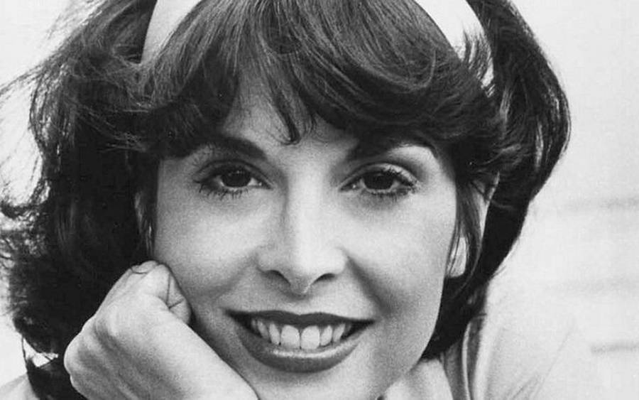 Young American Actress Talia Shire Wallpaper