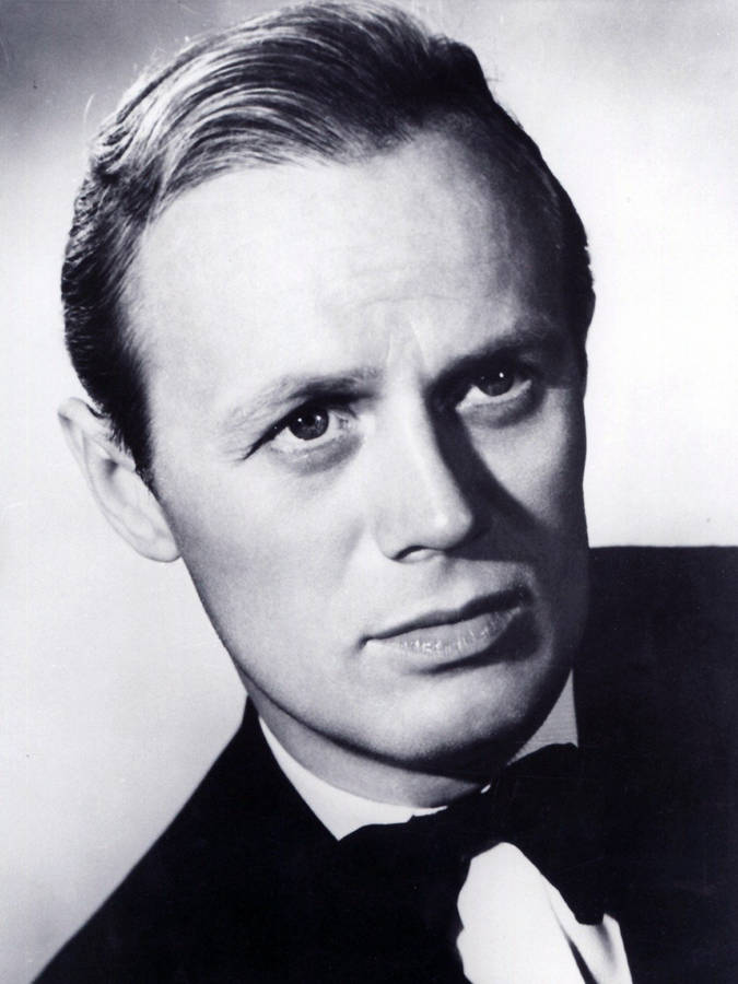 Young Richard Widmark In Suit Portrait Wallpaper