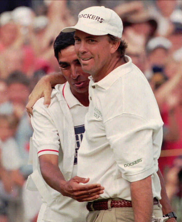 Young Tom Lehman Hugging Someone Wallpaper