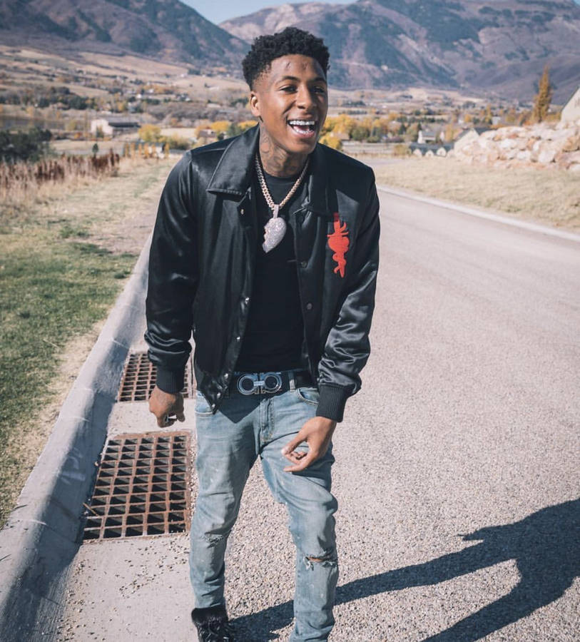 Youngboy Never Broke Again Smiling Walking Wallpaper
