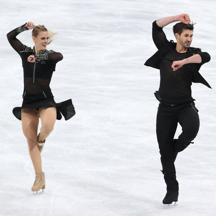 Zachary Donohue And Madison Hubbell At World Figure Skating Championships Wallpaper