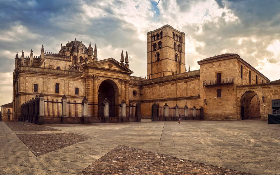 Zamora Cathedral Church Wallpaper