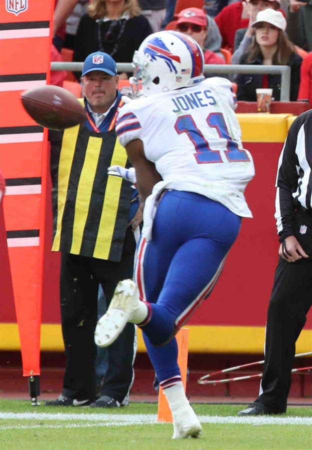 Zay Jones Chasing The Ball Wallpaper