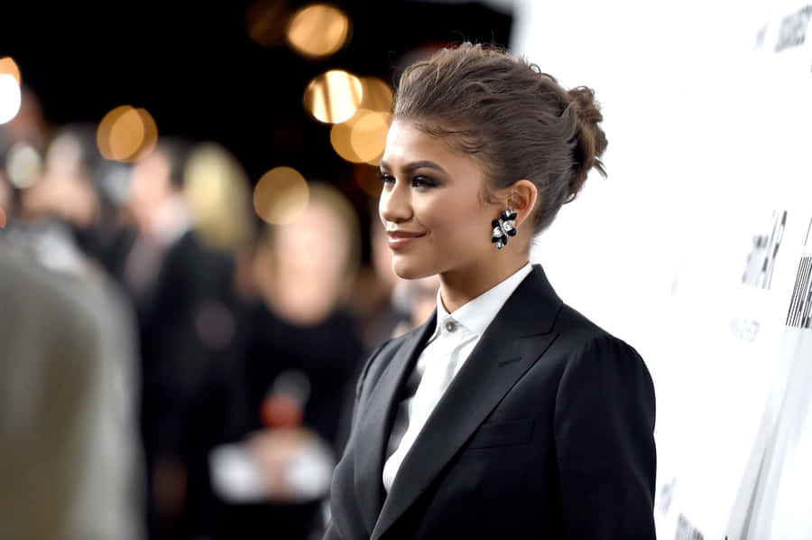 Zendaya Black Suit Hd Wallpaper