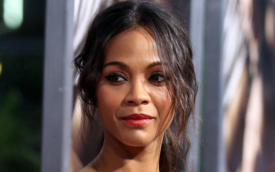 Zoe Saldana Close-up Photograph Wallpaper