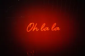 4k Neon Oh La La Wallpaper