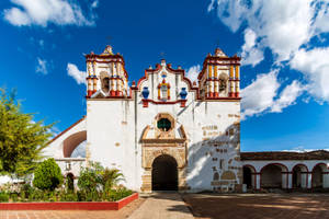 A Catholic Church In Oaxaca Wallpaper