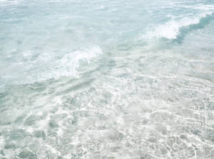 A Clear Sea Water Wallpaper