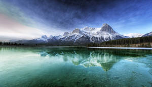A Cool Canada Lake And Mountains Scenery Wallpaper