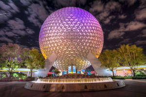 A Mesmerizing Evening Shot Of Universal Studios Wallpaper