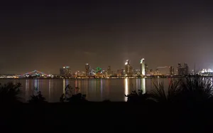 A Stunning Sunset Over Crystal Clear Waters Wallpaper