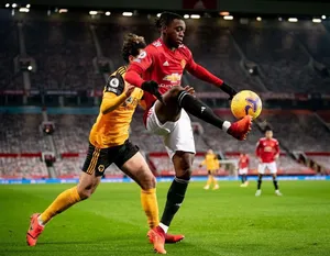 Aaron Wan-bissaka High Ball Wallpaper