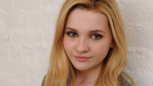 Abigail Breslin Young Teen Star Wallpaper