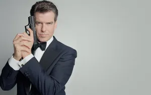 “action Superstar: Pierce Brosnan” Wallpaper