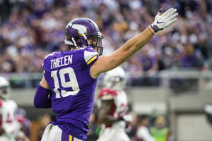 Adam Thielen Gameplay Wallpaper