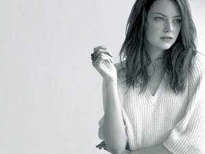Admirable Portrait Of Emma Stone Wallpaper