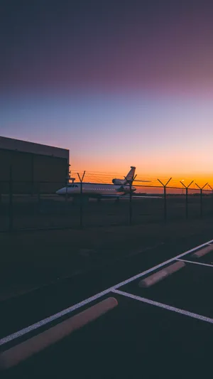 Aesthetic Airport Sunset Wallpaper