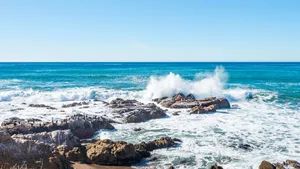 Aesthetic Beach White Waves Wallpaper