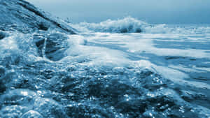 Aesthetic Crystal Blue Waves Wallpaper