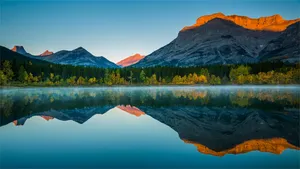 Aesthetic Mountain Photography Wallpaper
