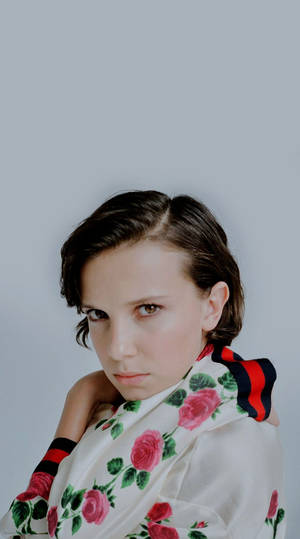 Aesthetic Poker-faced Millie Bobby Brown Wallpaper