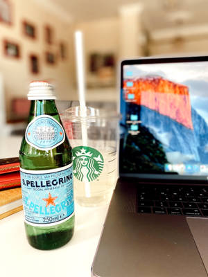 Aesthetic Tumblr Laptop Sparkling Water Wallpaper