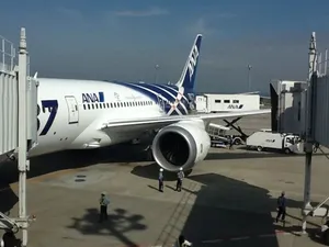 Airport Workers With Ana Plane Wallpaper