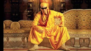 Akshay Kumar In Yellow Indian Outfit Wallpaper