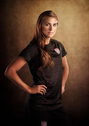 Alex Morgan In Brown Wallpaper