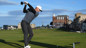 Alex Noren Swinging Down Wallpaper