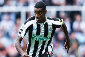 Alexander Isak Running On The Field Wallpaper