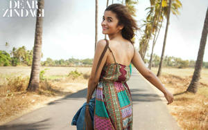 Alia Bhatt Dear Zindagi Dress Wallpaper