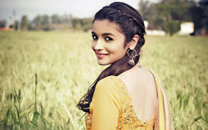 Alia Bhatt Humpty Sharma Girl Wallpaper