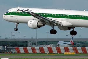 Alitalia With Green Wallpaper