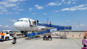 Allegiant Air Disembarking Wallpaper