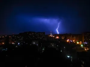 Amazing Flash Of Lighting Dark 4k Wallpaper