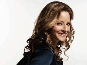 Amazing Jodie Foster Wavy Blonde Hair Wallpaper